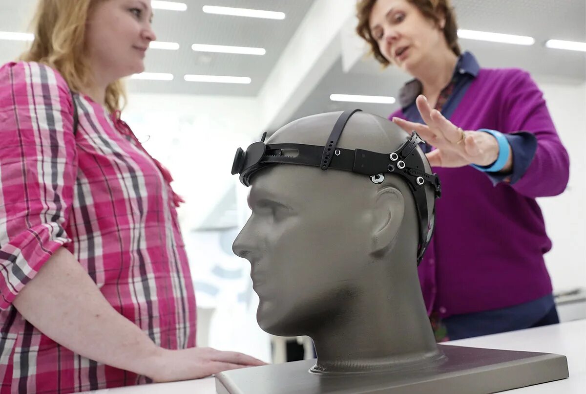 Нейрочат шапочка. Нейрокомпьютерный интерфейс. Нейрогарнитура нейрочат. Нейрочат. Нейрочат сколково.