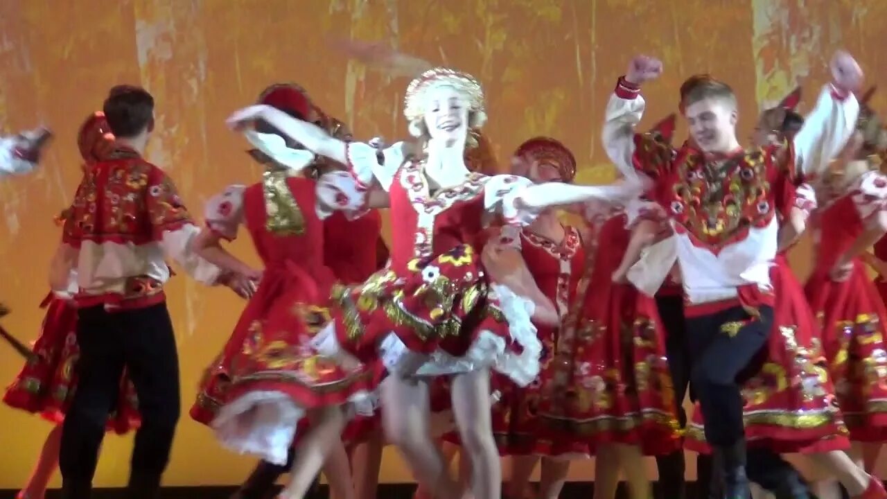 Калинка барнаул. Ансамбль калинка москва. Калинка танцы москва. Ансамбль калинка сарапул. Хореографический ансамбль калинка.