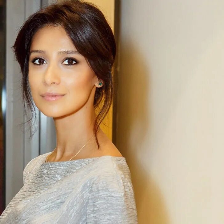 холли берри сейчас 2021. голливудские актрисы в возрасте. холли берри в молодости и сейчас. актрисы которые выглядят старше своих лет. актрисы которые выглядят моложе.