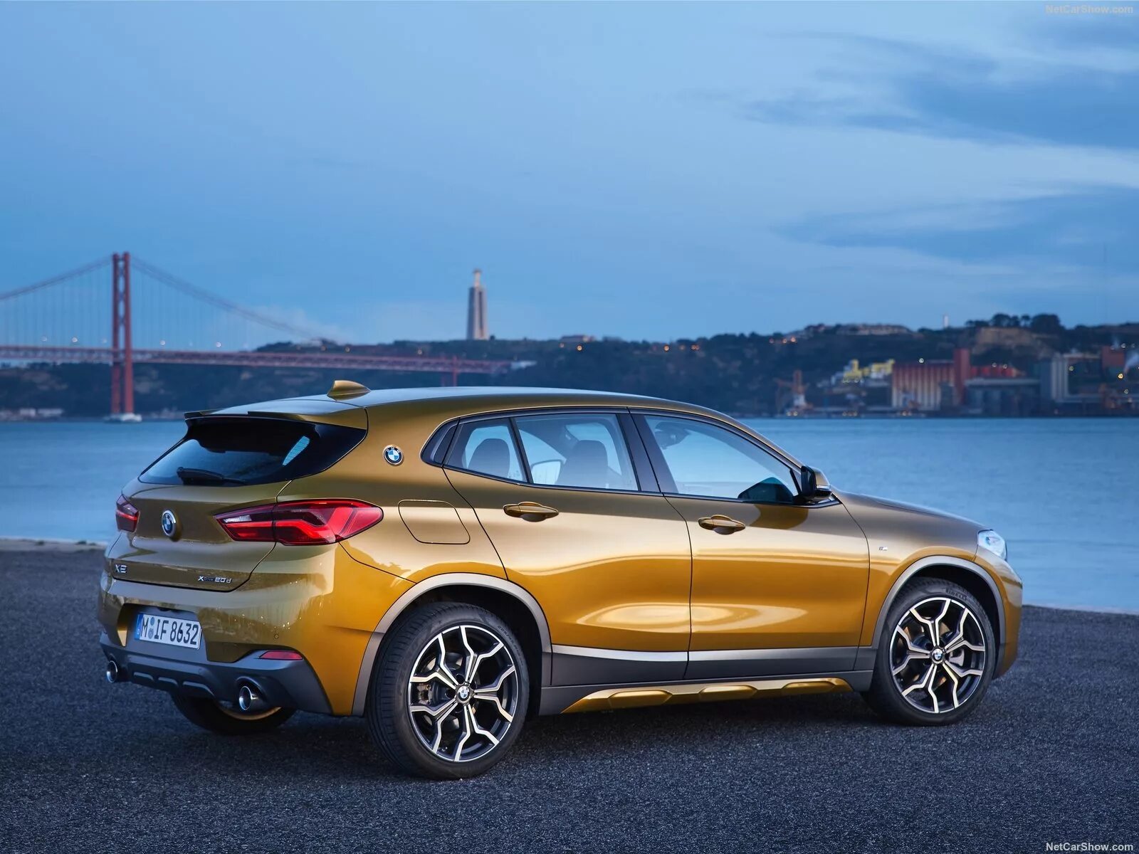 X 2 2 2018. BMW x2 f39. БМВ х2 универсал. Новый БМВ x2. БМВ х2 седан.