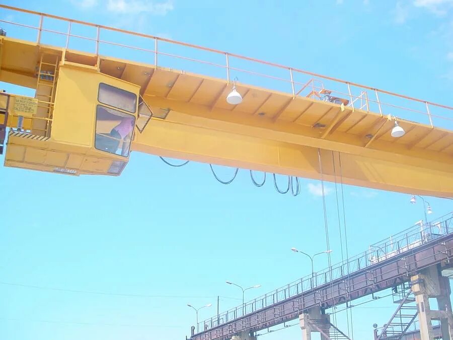 Двухбалочный кран балка 10 тн пролет 18 м мостовой. Кран мостовой общего назначения. Кран мостовой электрический двухбалочный опорный 15т. Мостовой кран 500т. Схема двухбалочного мостового крана.