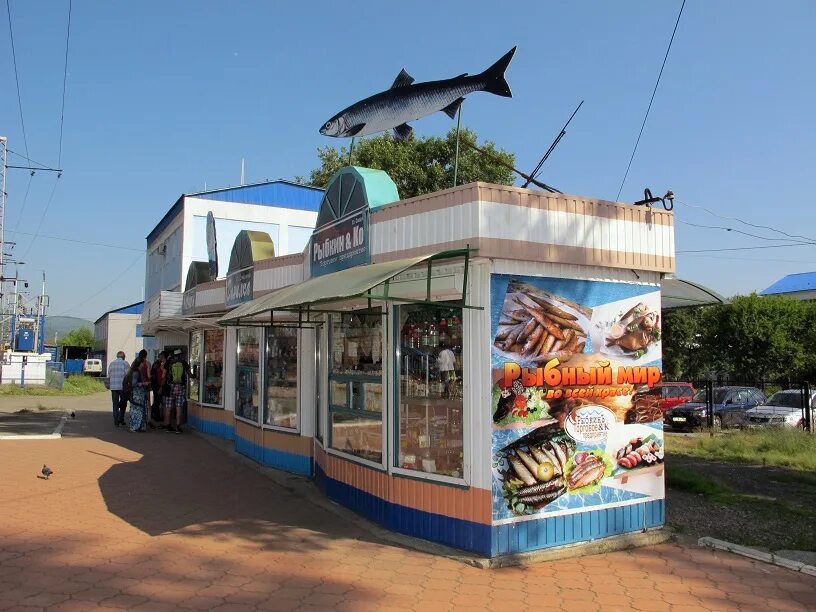 Рыбный рынок в санкт-петербурге. Рыбный ларек. Рыба павильон. Торговый павильон магазин рыбы. Рыбный магазин вывеска.