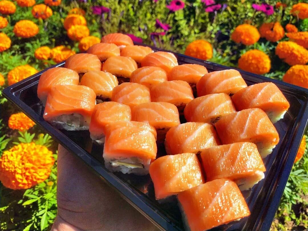 Молодечно суши тунец. Молодечно суши тунец. Тунец монино суши бар. Суши с тунцом. Суши бар тунец острогожск.