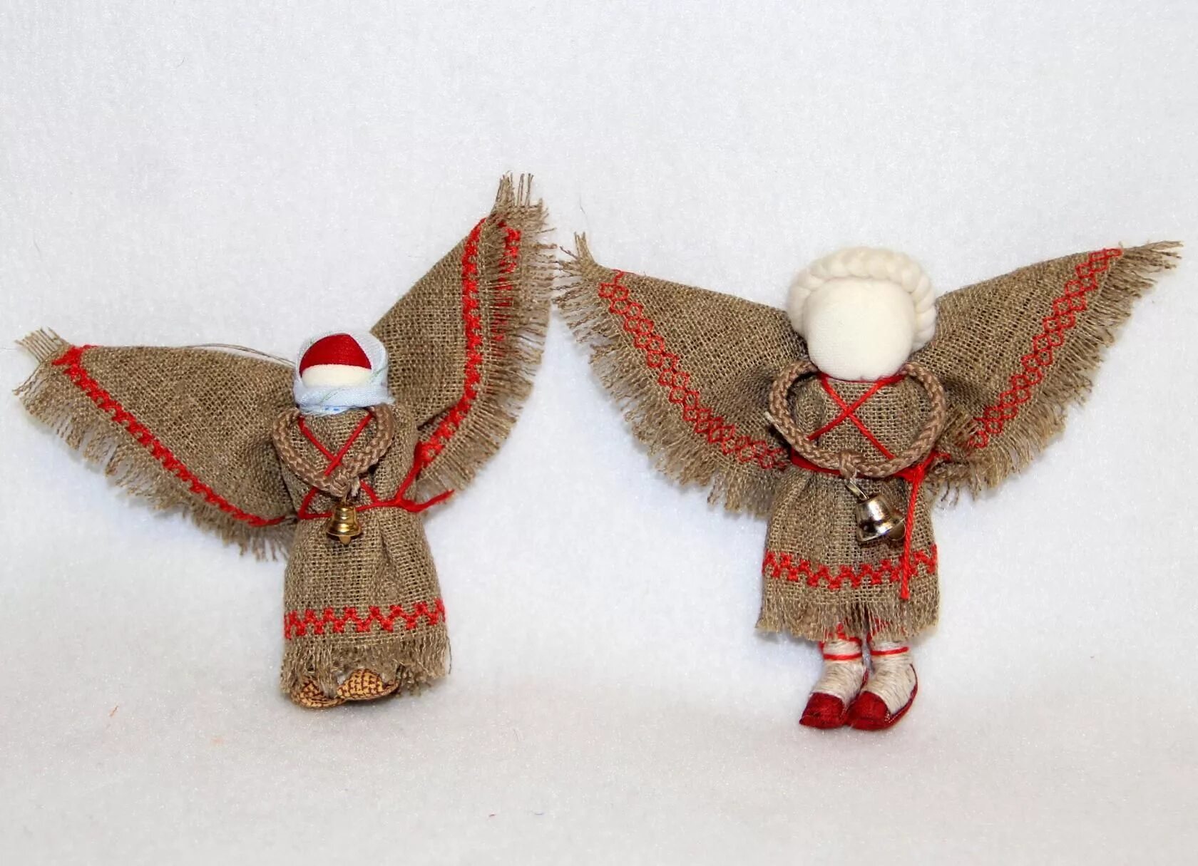 Ангелочки обереги своими руками. Кукла мотанка Рождественский ангел. Народная тряпичная кукла ангел. Ангел оберег кукла мотанка. Тряпичная кукла Рождественский ангел.