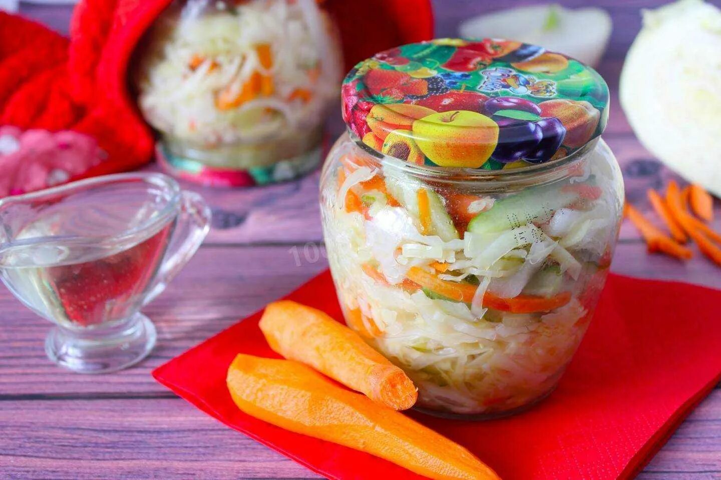 Рецепт капуста с морковью на зиму. Салаты на зиму. салат с капустой на зиму. салат из капусты на зиму. капустный салат на зиму.