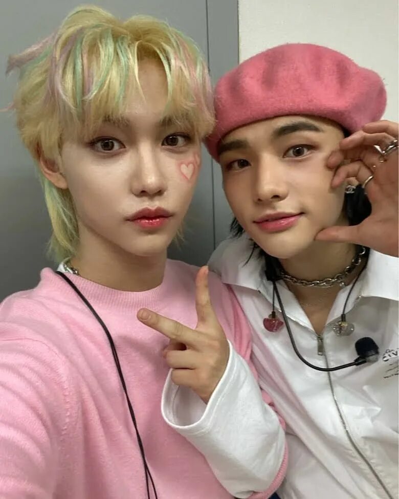 Хёнликсы stray kids. Хенликсы лучшее. Хенликсы лучшее. Хенджин stray kids 2022. Хёнликсы стрэй.