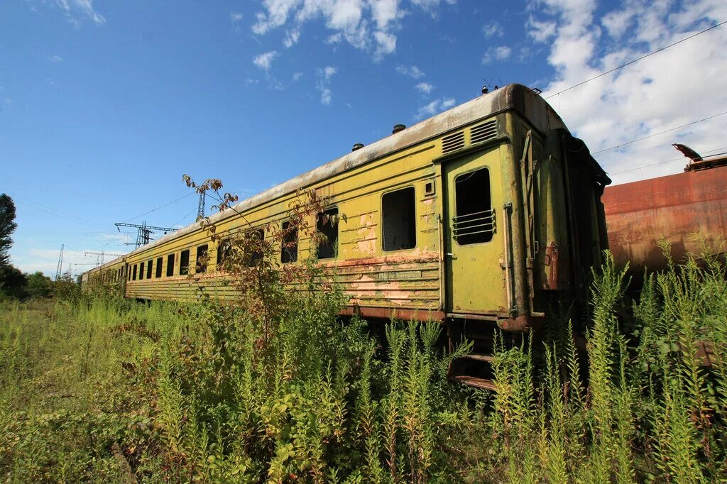 заброшенные поезда. кладбище паровозов в рязанской области. железнодорожные мастерские. забыты поезда. забыты поезда.