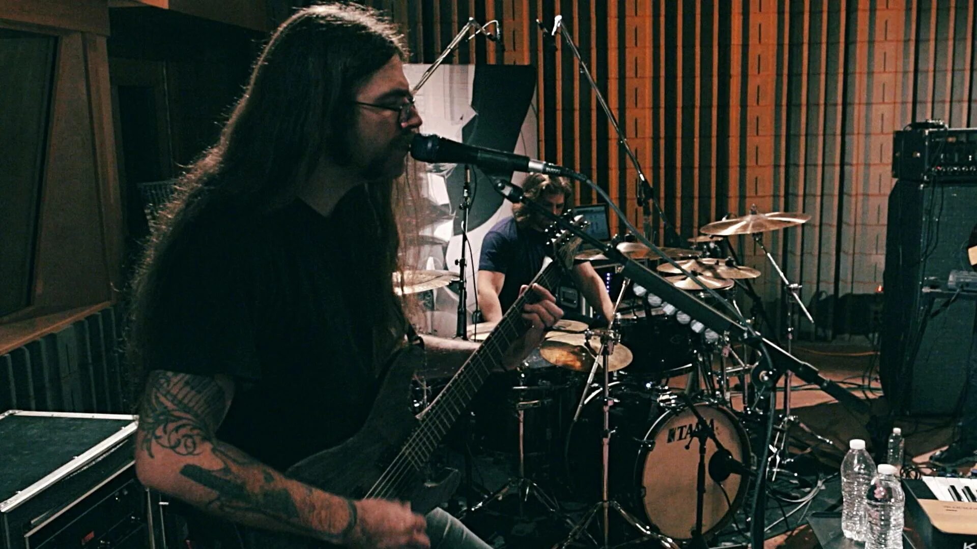 Группа between the Buried and me. Between the Buried and me обложка. Blake Richardson Drums. Between the Buried and me 2001 - Demo (Demo).
