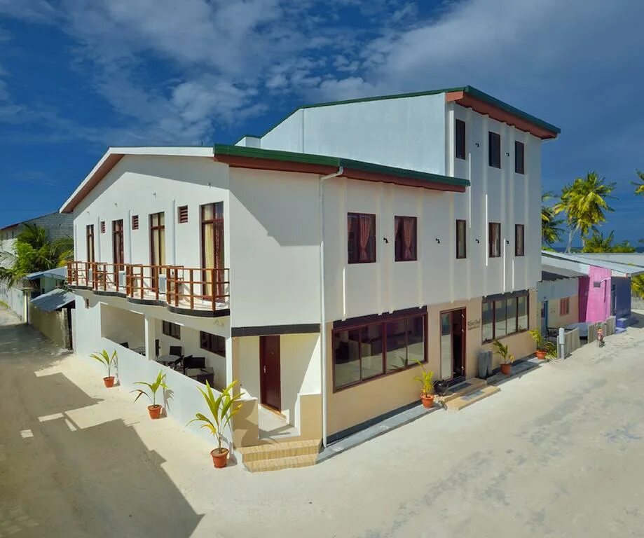 Отель Whiteshell Island Hotel & Spa. “Whiteshell Island Hotel & Spa at Maafushi”. White Shell Island Hotel & Spa 3*. Whiteshell Island Hotel & Spa 3* Мальдивы, Южный Мале Атолл. Shell island