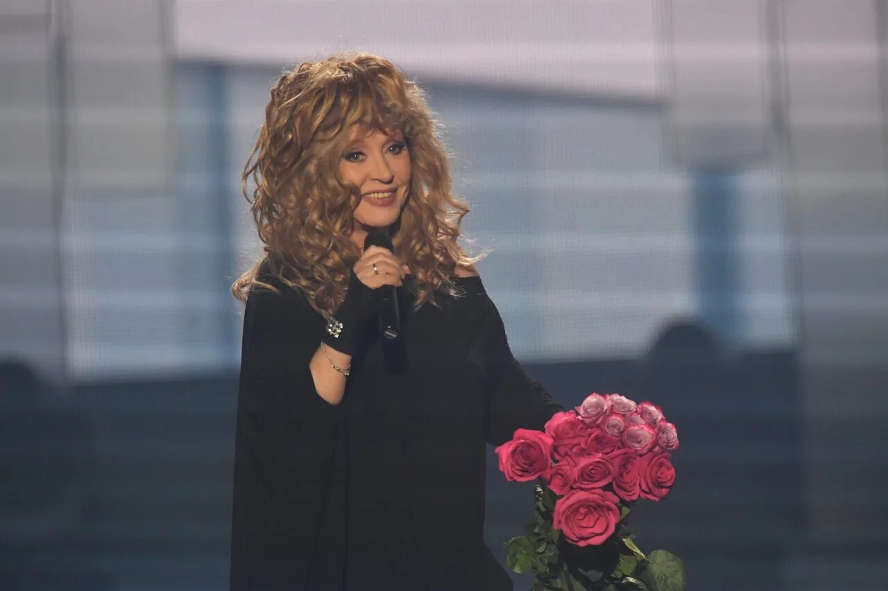 Пугачева на сцене в молодости. Давай аллу пугачеву. Давай аллу пугачеву. Давай аллу пугачеву. Давай аллу пугачеву.