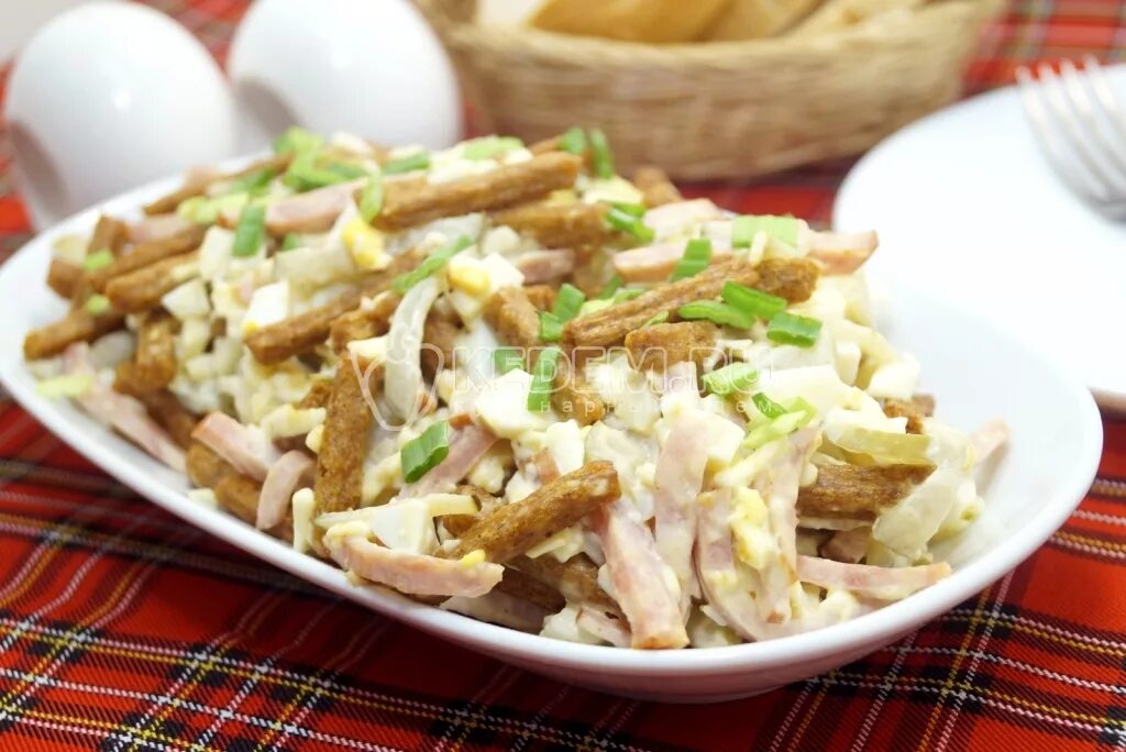 Курица фасоль соленый огурец