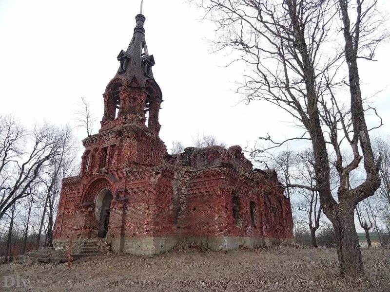 Село ратчино шарлыкский район. Церковь село Ратчино Липецкой области. Ратчино храм Георгия Победоносца. Полуразрушенная Церковь в деревне Ратчино. Булавиновка заброшенный храм.