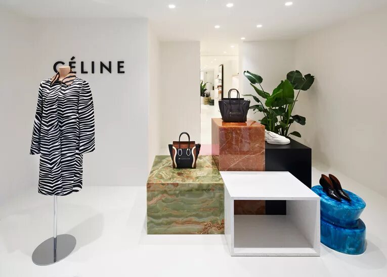 Селин випиана. Магазин celine. Celine стамбул магазин. Celine бутики. Бутик celine в париже.