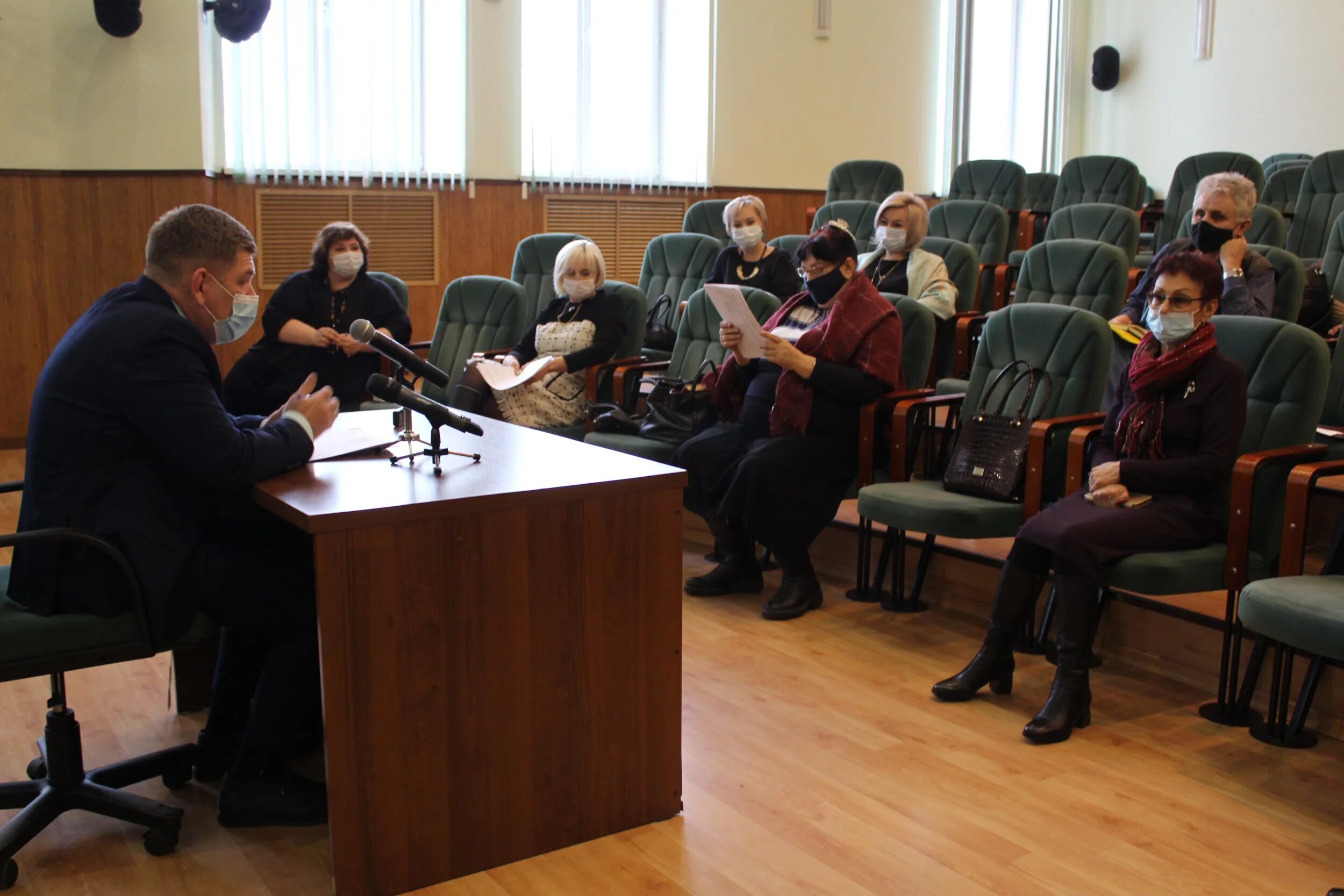 Свежие новости в абакане. Сад памяти мчс. Свежие новости в абакане. Новости абакан. Дорожно-транспортное происшествие.