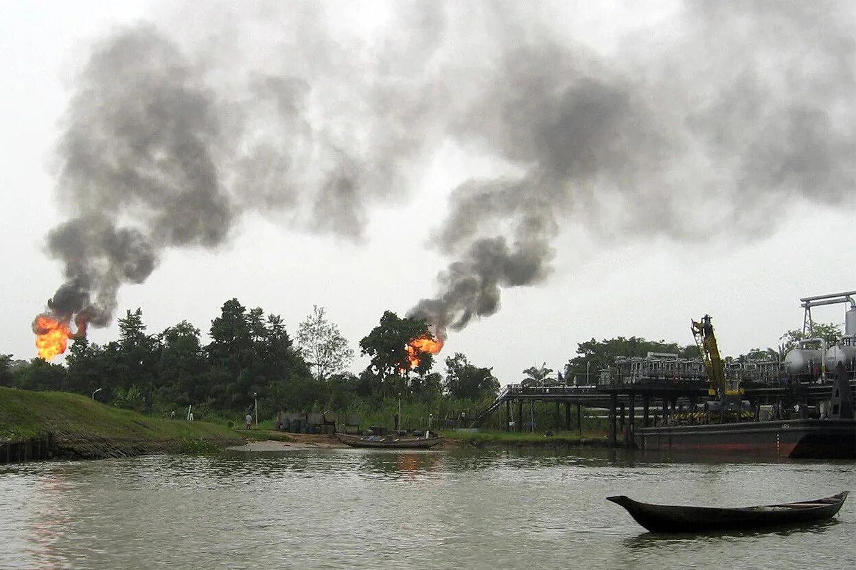 экологические проблемы нигера. добыча нефти в нигерии. дельта реки нигер нефть. дельта реки нигер, нигерия. дельта реки нигер, нигерия.