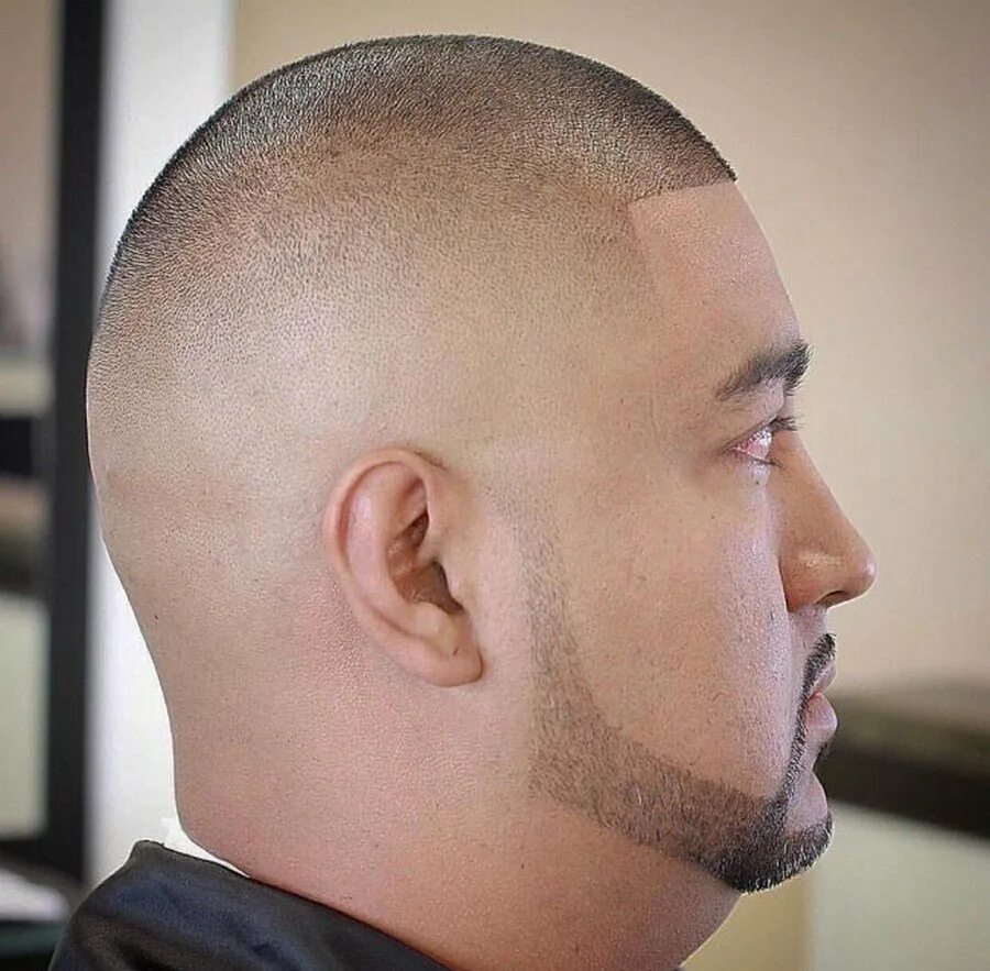 Подстричься под насадку. Роберт паттинсон стрижка ежик. Мужские стрижки под машинку. Стрижка под насадку. Лысый полубокс.