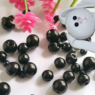 Глазки бусинки предложение