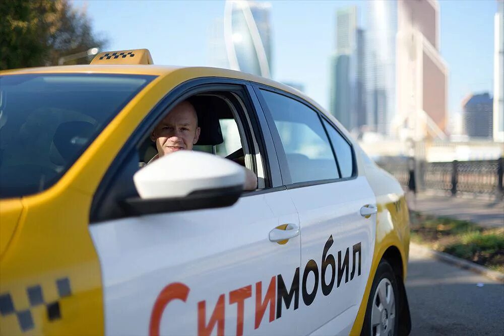 В питере в такси заработок 450 тыс. Водитель такси. Новое такси в майкопе. Таксопарк спб. Приглашение на работу в такси.