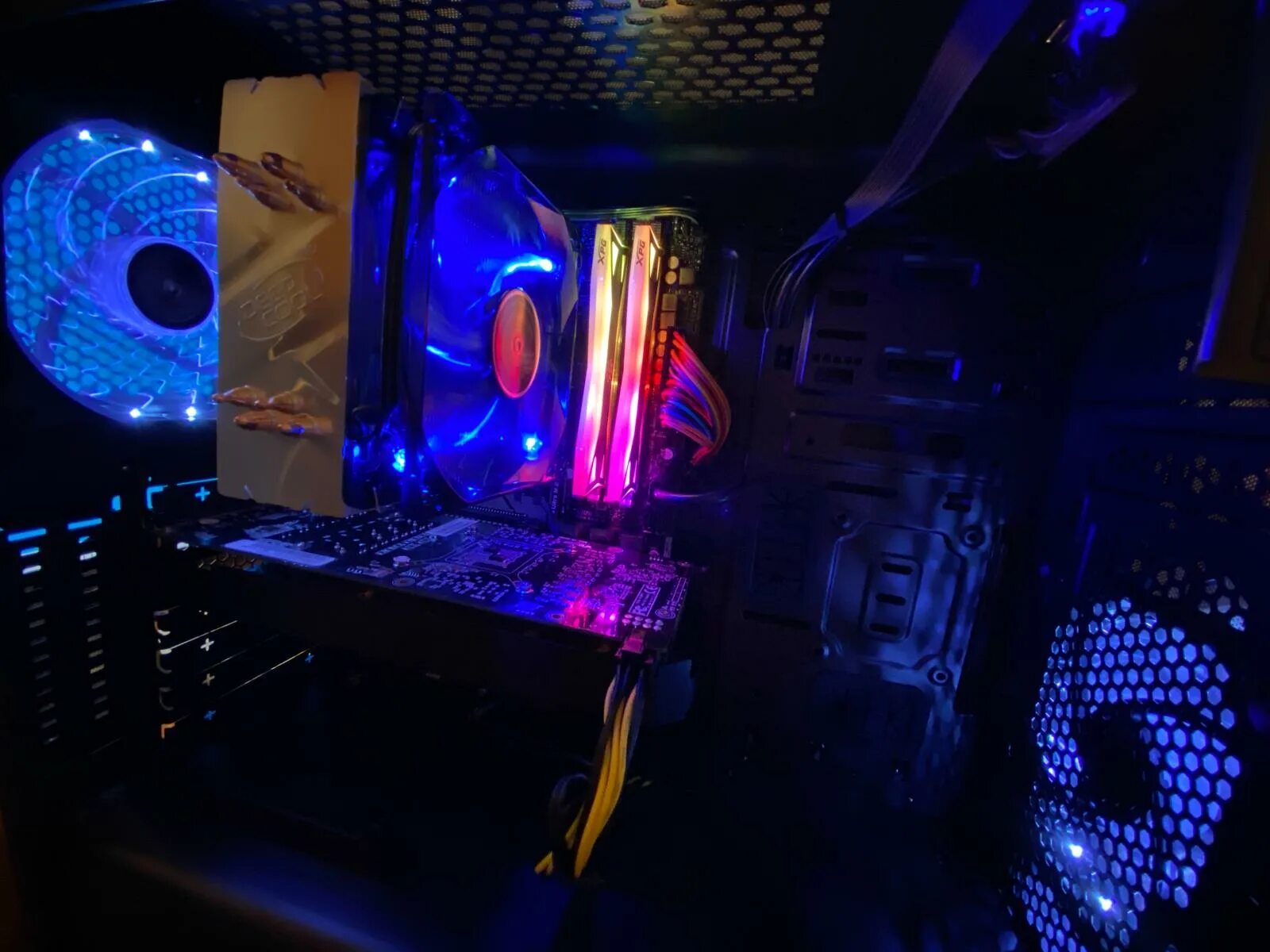 Xpg spectrix d35g rgb. Xpg d60g. a-data xpg spectrix d60g rgb. xpg spectrix s20g. xpg с подсветкой на 1000гб.