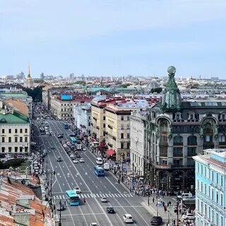 Что за город нею