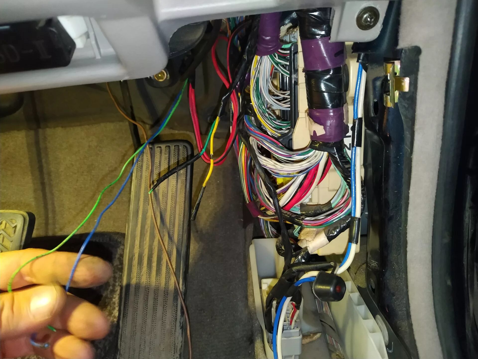 Причина не работающего центрального замка - Toyota Mark II (110), 2 л, 2004 года