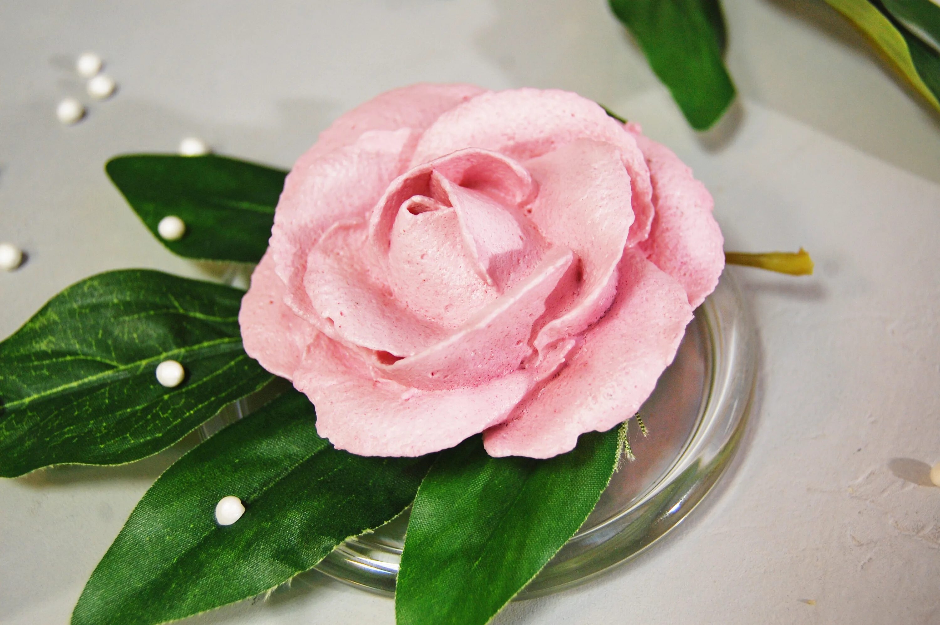 Букет из зефирных роз. Цветы из зефира. Розы из зефира. Зефир розочки. Букет зефирных тюльпанов.