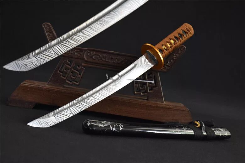 Короткий японский меч. Японский меч танто. Катана и вакидзаси. Катана вакидзаси и танто. Меч катана танто.