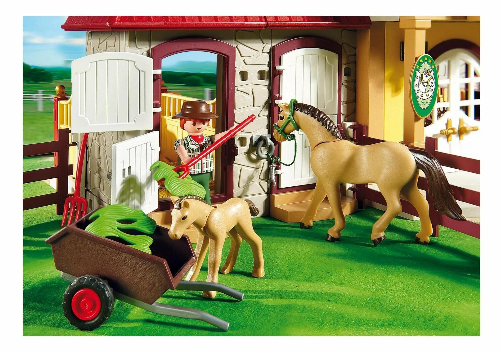 Сколько стоит конюшня. Playmobil Country 5221. Плеймобил Лошадиная ферма 5221. Лошади Плеймобил большая конюшня.