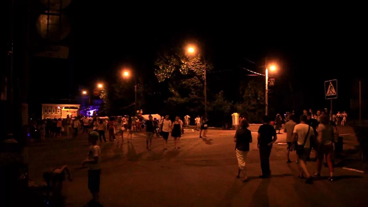 День города 438. Праздник в городе. С днем рождения город. 400 летия тюмени парад. День города тюмень.