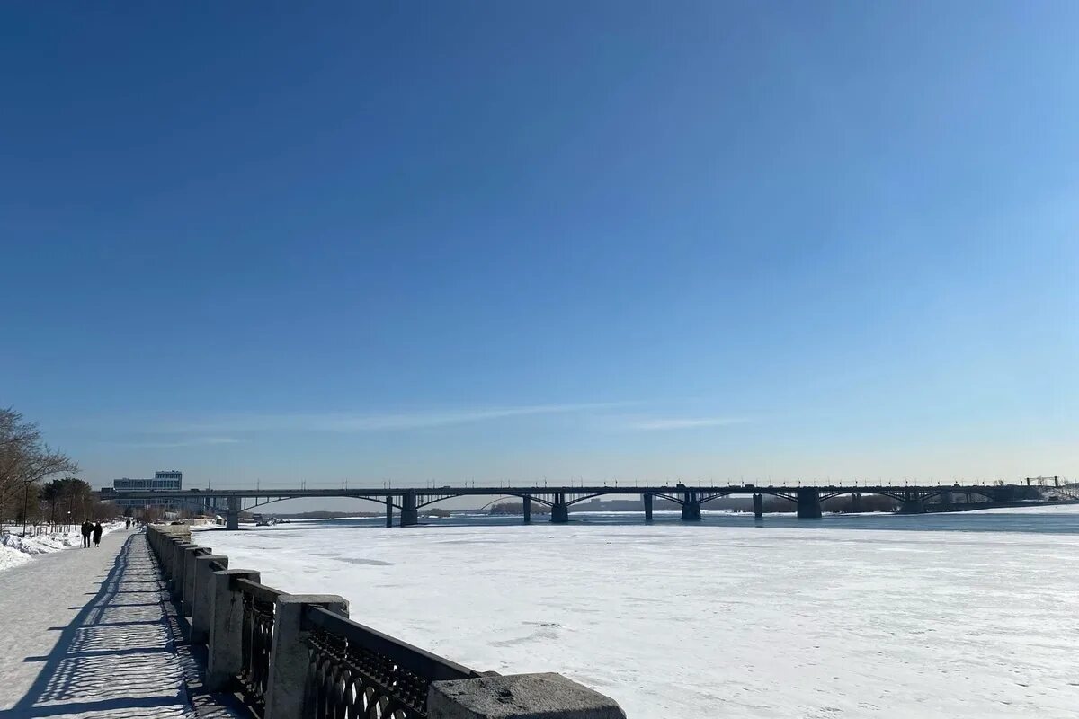 Новосибирск весной. Новосибирск в апреле. Новосибирск Обь в апреле. Ледоход в новосибирске 2024