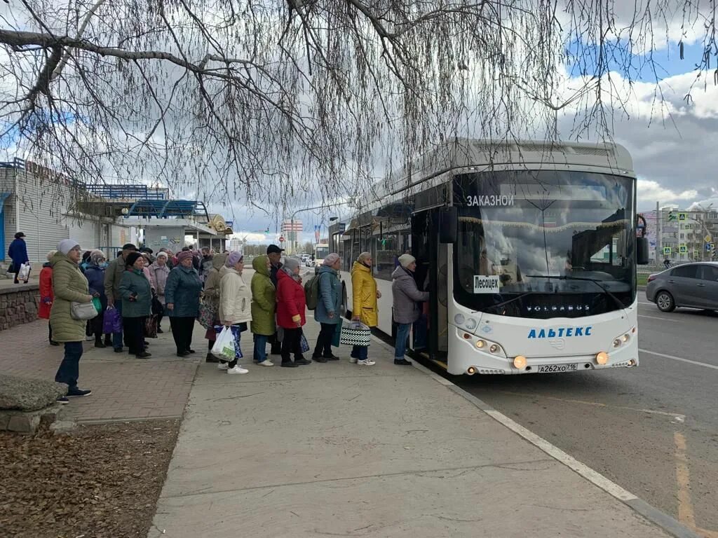 51 комплекс набережные челны. Автобусы нижнекамск. Автобусы нефаз нижнекамск. Нижнекамск общественный транспорт. Автобус в сады.