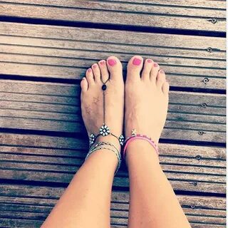 Dianas feet