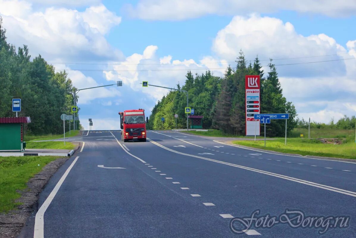 Мос км. Трасса м9 Балтия. Балтия 9 трасса 141км. Трасса Кукуштан-Чайковский 179км. АЗС Лукойл на трассе м9 Балтия.