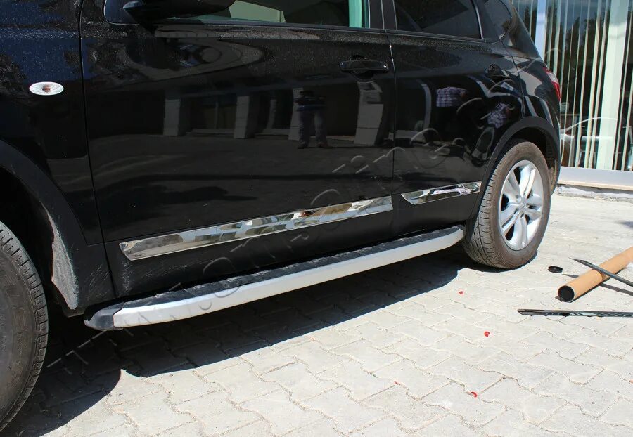 Молдинги ниссан кашкай j11. Nissan qashqai 2012 молдинги. Кашкай молдинги дверей. Кашкай j10 молдинги в цвет кузова. Молдинг nissan qashqai j11.