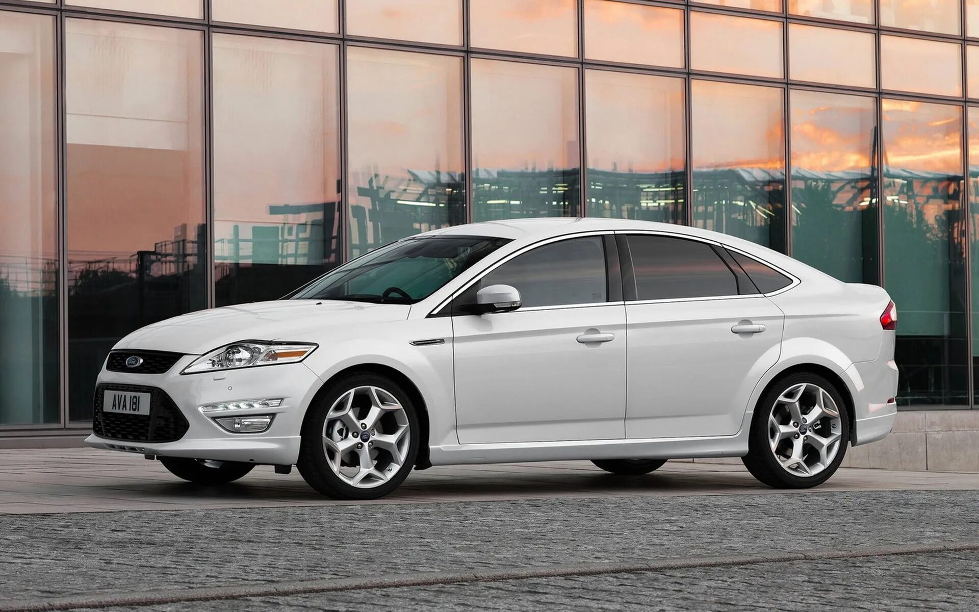 Купить автомобиль форд мондео. Ford Mondeo mk4. Ford Mondeo 4 2013. Ford Mondeo 2010 седан. Ford Mondeo 4 хэтчбек.