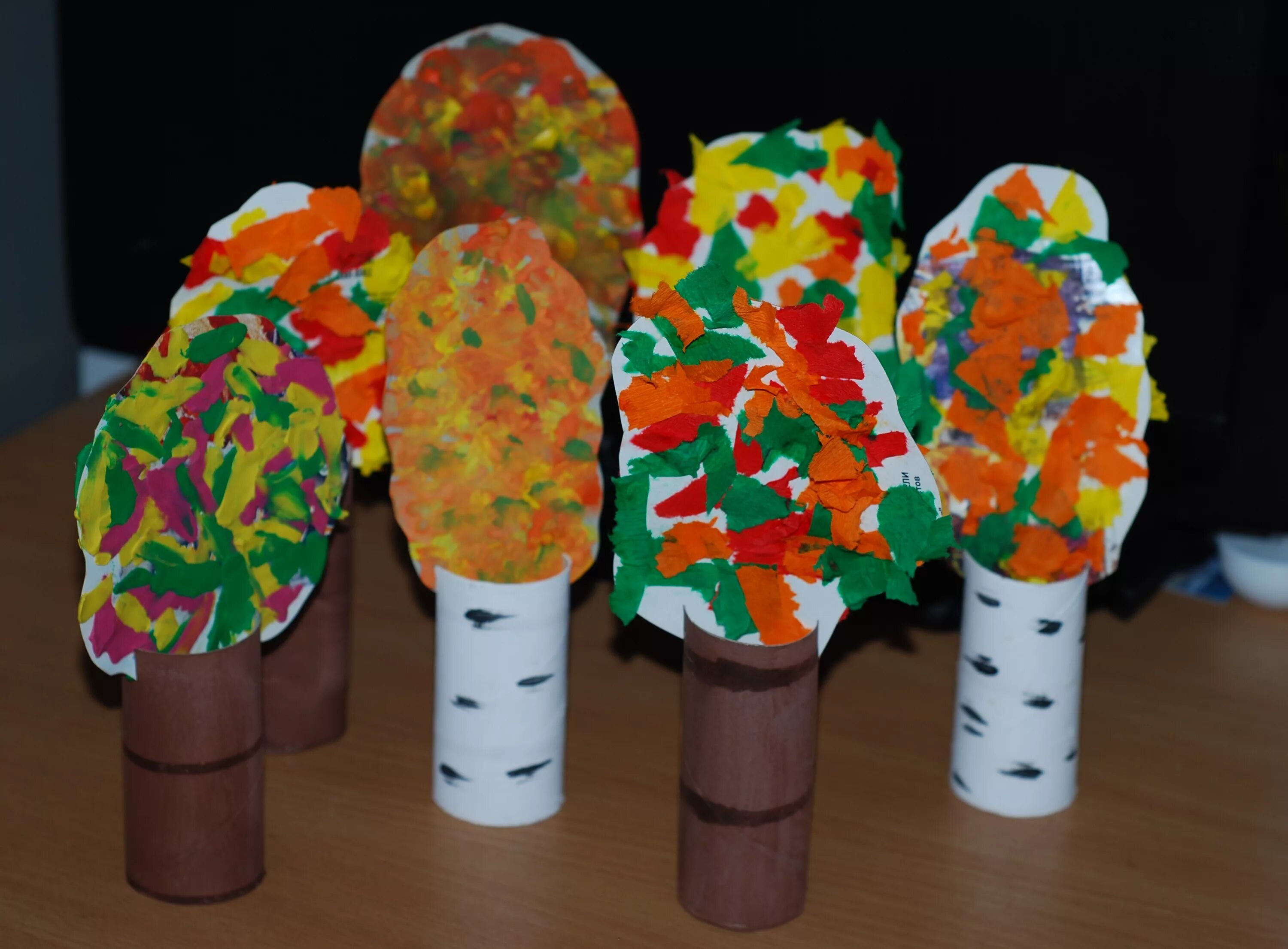 поделка дерево. поделка дерево для малышей. осенние поделки для детей. поделка дерево. макет дерева для детского сада.