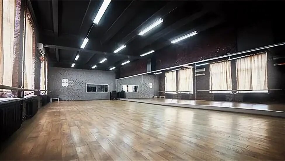 Танцевальные залы. Лампы для танцевального зала. Хореографический зал. Танцуй в потолок зала. Цвет стен в хореографическом классе.
