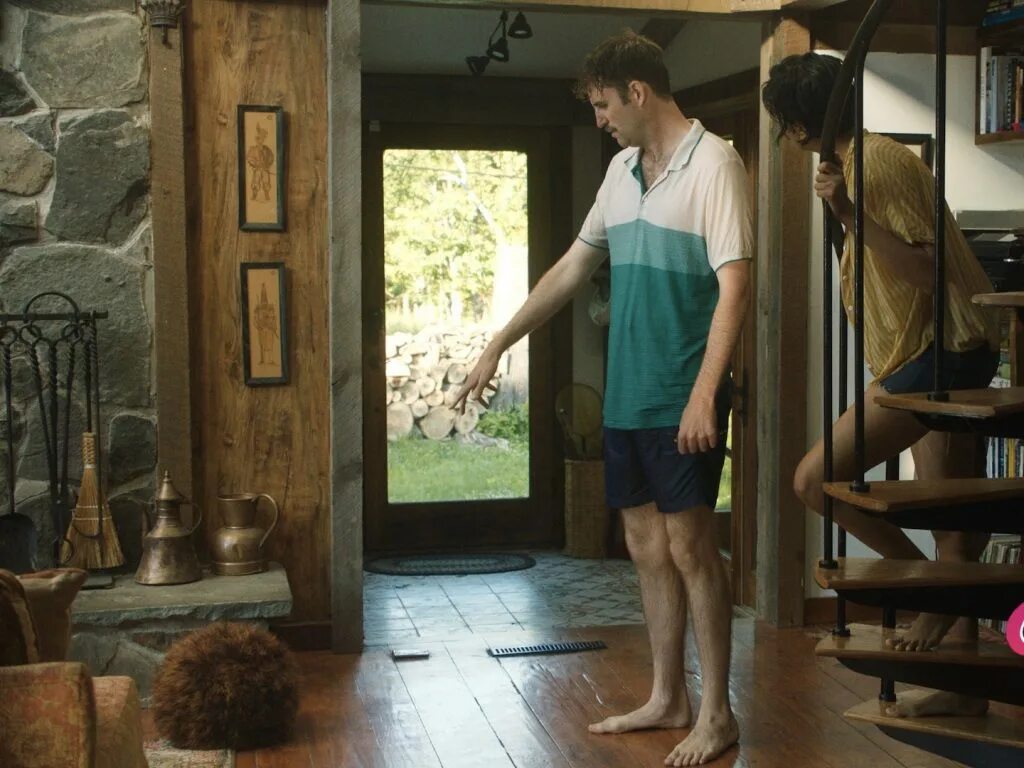 Save movie. Кейт уинслет муви 43. Спасти мистера бэнкса фильм 2013. Иван вырыпаев спасение фильм. Спаси себя сам фильм 2020.