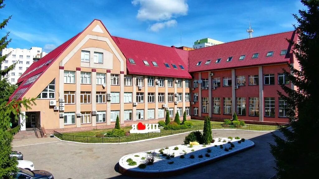 Для выпускников прозвенел не последний звонок