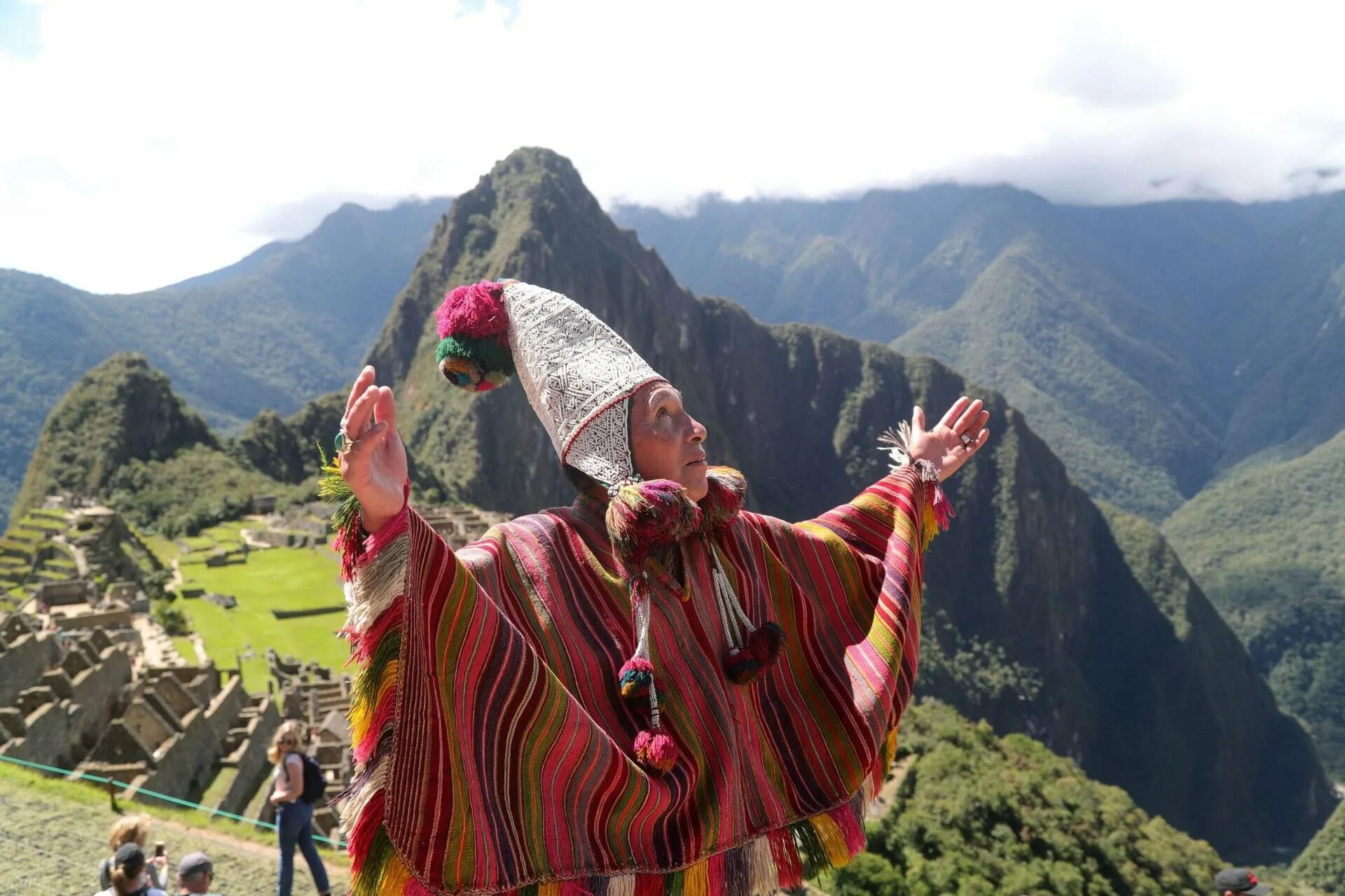 Жители Мачу Пикчу. Мачу Пикчу жители инки. Мачу-Пикчу Перу туристы. Мачу Пикчу туристы.