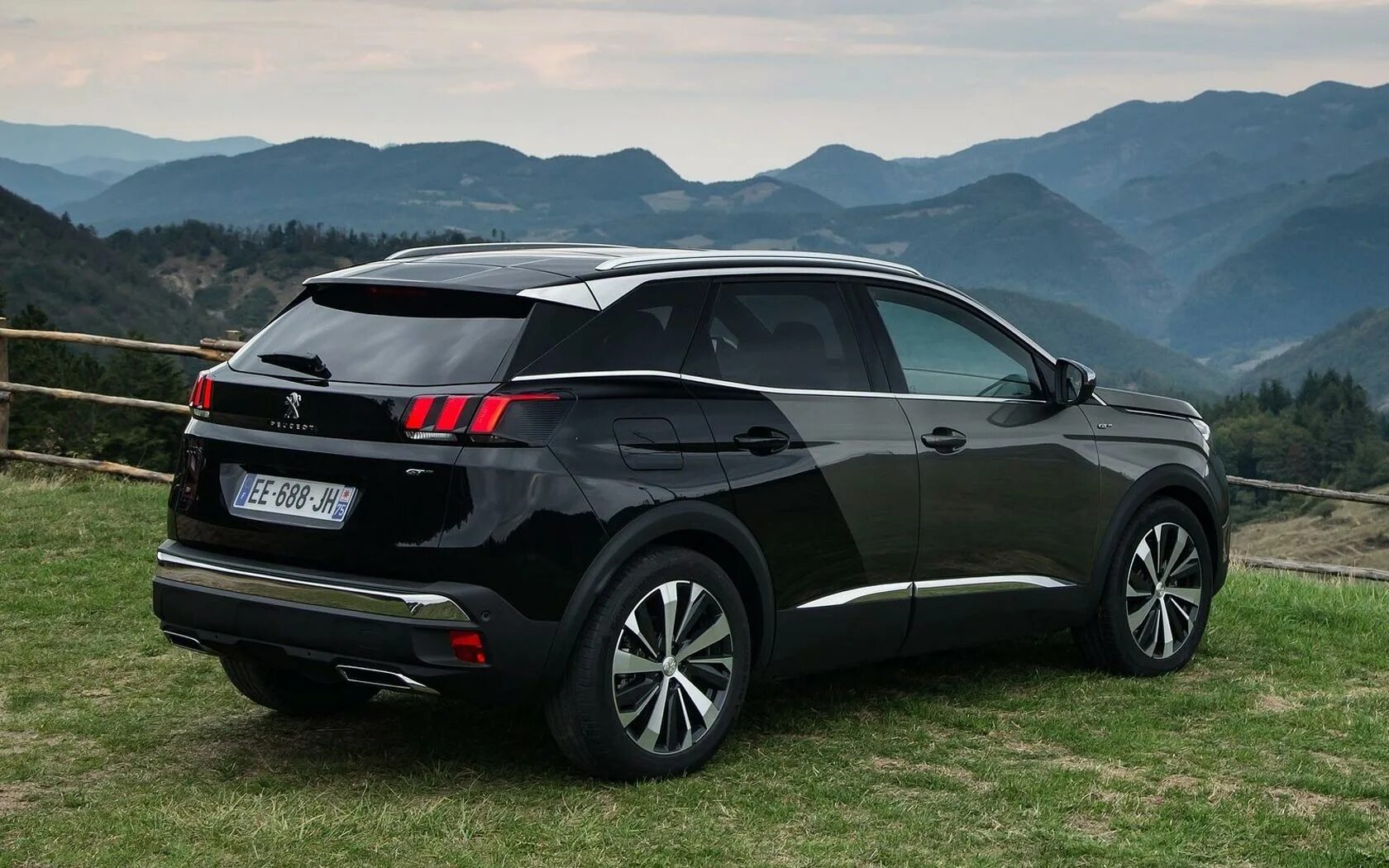 Пежо кроссоверы модельный ряд. Пежо 3008 2017. Новый пежо 3008. Peugeot 3008 2017. Пежо 3008 второго поколения.