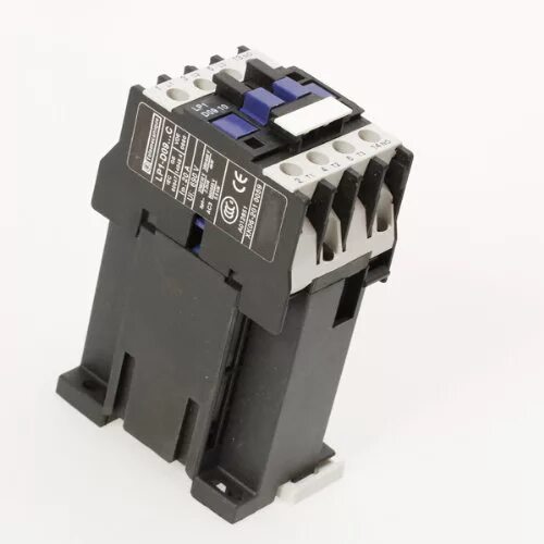 Контактор 24в ас dc. Реверсивный контактор chint. Реле силовое 12v 200а. Контактор д. Контакторы управление 24в.