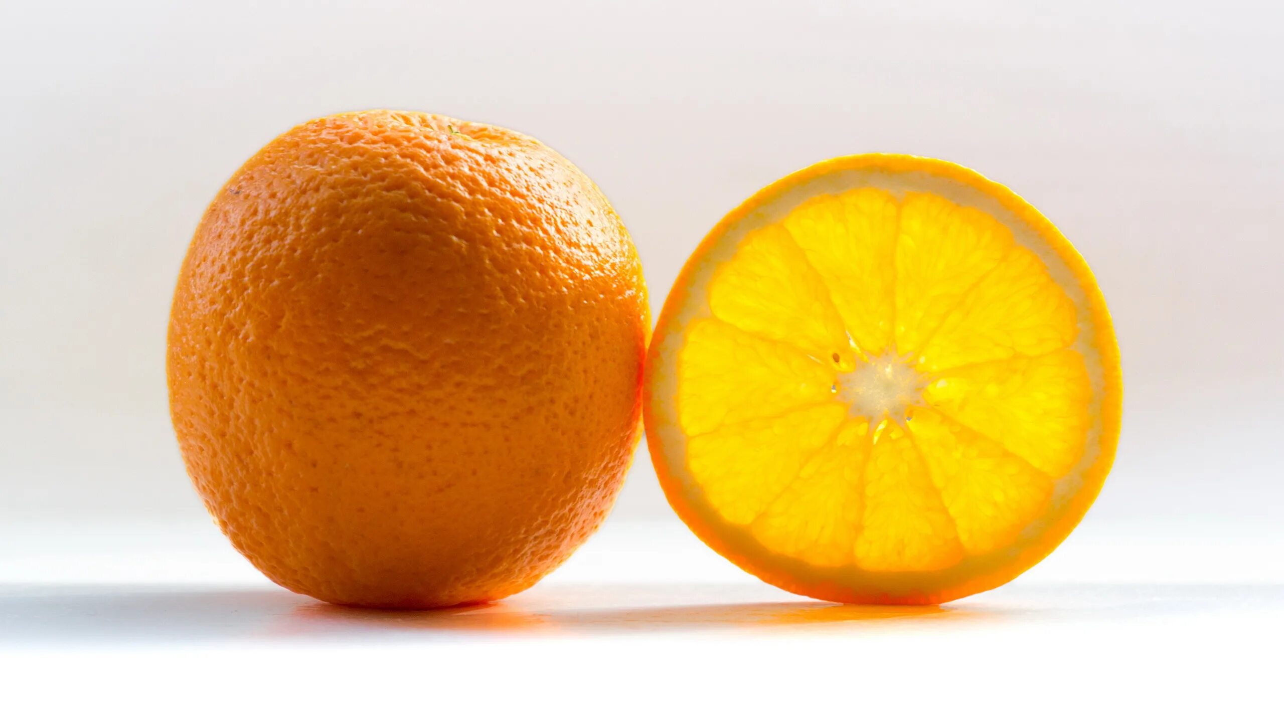 Картинки апельсин. Танжерин Цитрон лайм. Апельсин. Апельсин на белом фоне. Оранжевый апельсин.