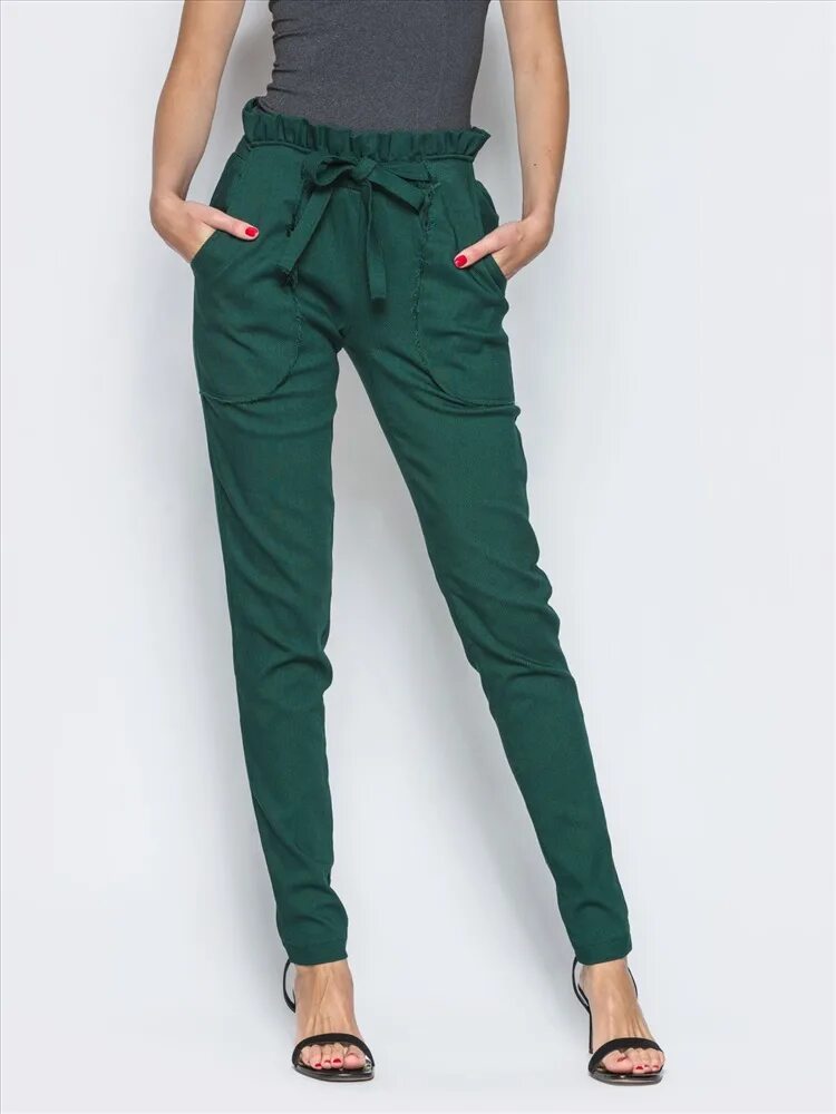 Купить зеленые штаны. Зелёные брюки женские. Урюк зеленый. Зелёные штаны женские. Салатовые брюки.