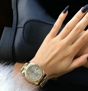 Самые красивые руки девушек