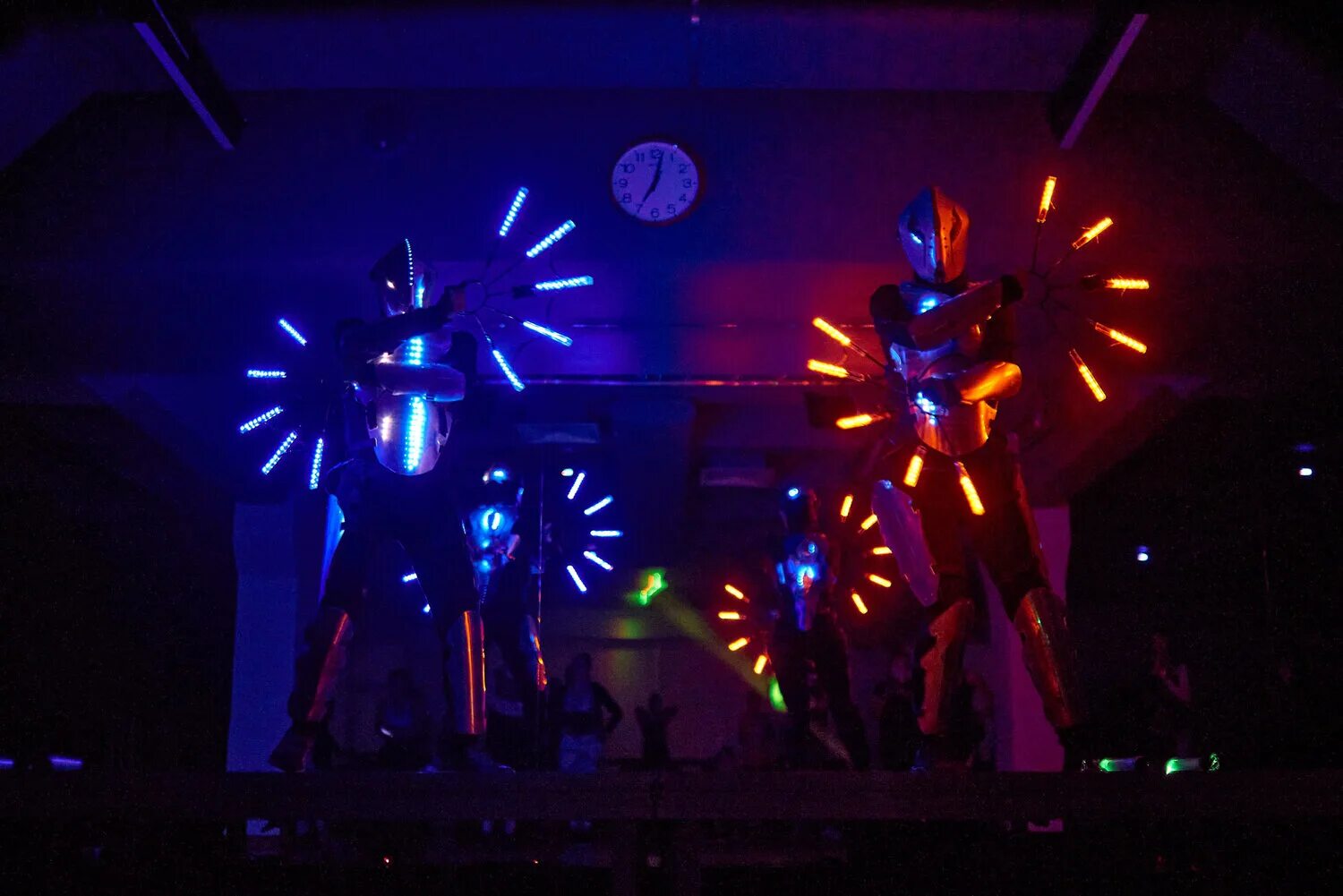 световое шоу нижний