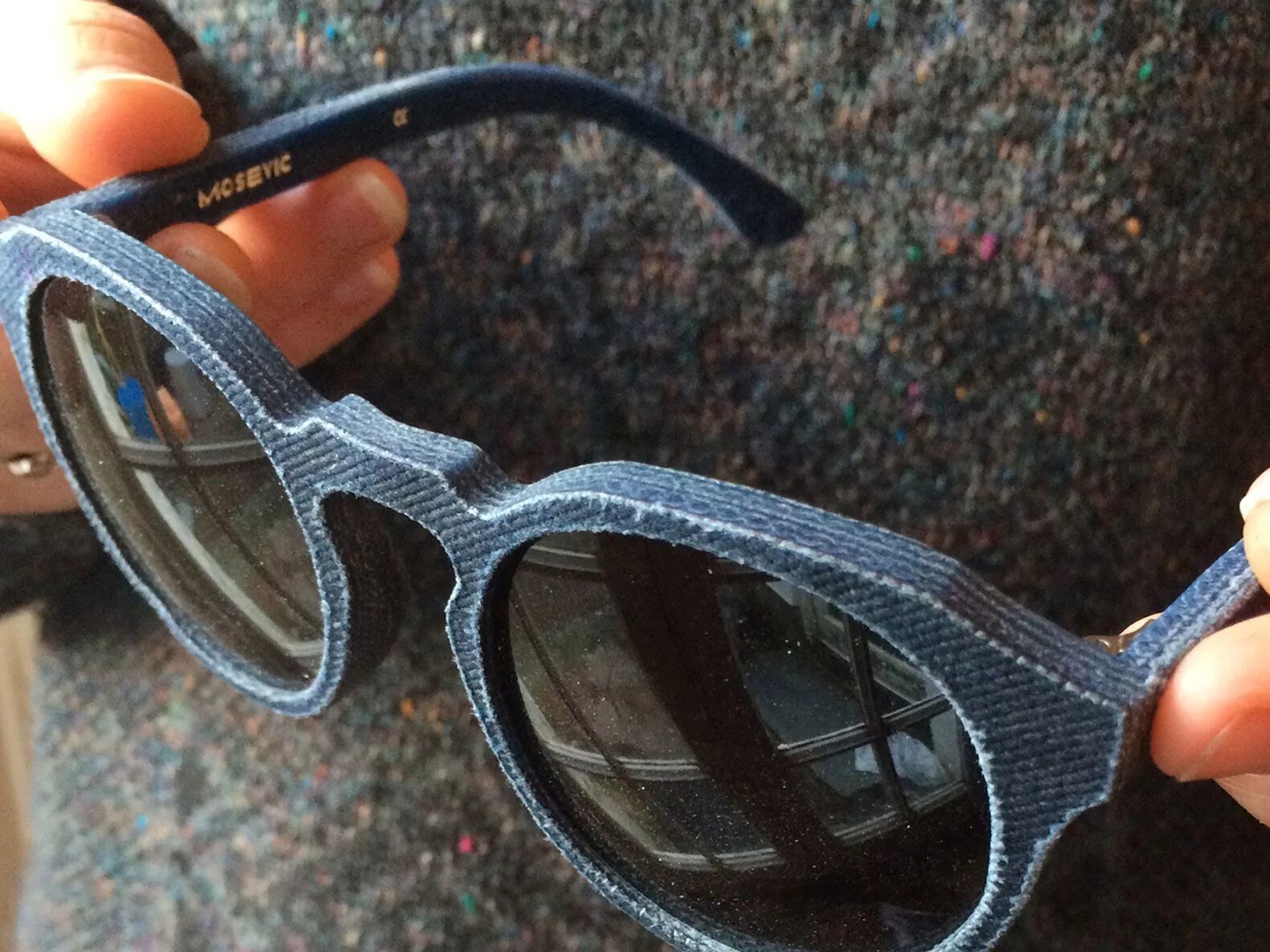 Джинсовые очки. Очки из джинсов. Очки из денима. Оправа из денима. These sunglasses