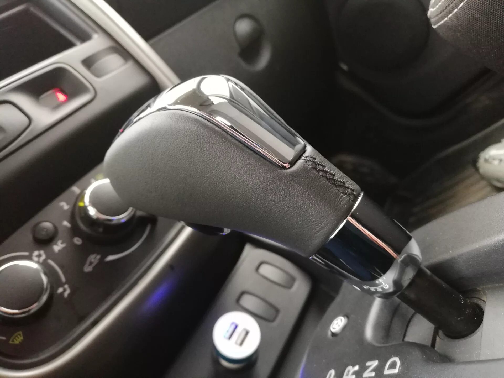 Дастер 2 акпп. Ручка акпп renault duster. ручка акпп рено флюенс. рычаг акпп рено дастер. ручка акпп меган 2.