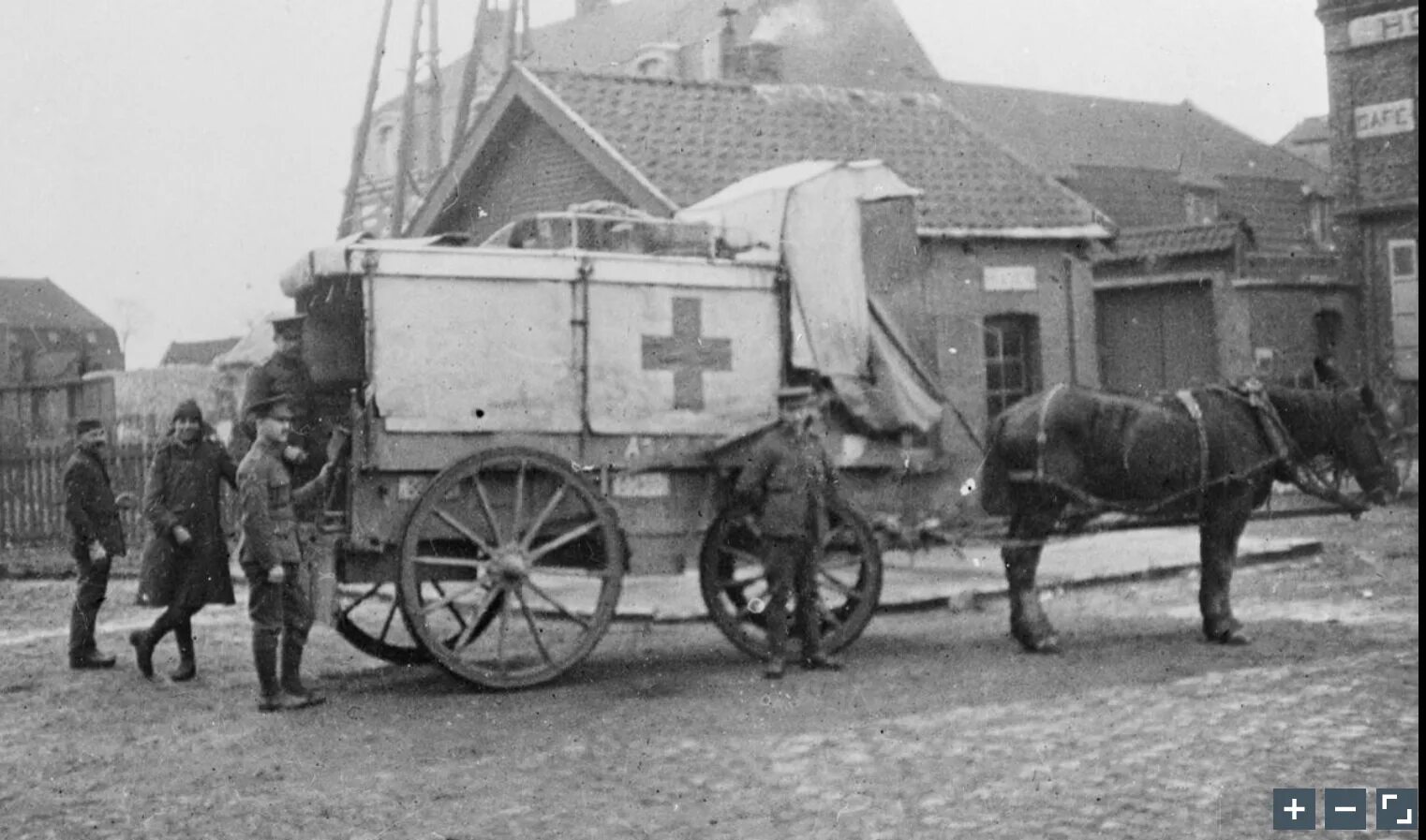 Красный крест первая мировая. Красный крест в 1 мировой войне. Красный крест в первой мировой войне в России.