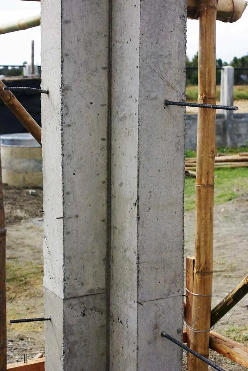 Пасынок опоры. Жб пасынок для опоры. Для сарая бетонные столбы 110мм. Бетонный столб. Деревянный столб.